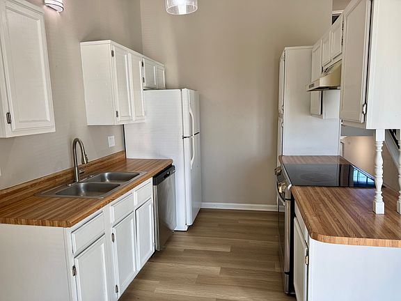 5th image of 18920 E Manor Ct