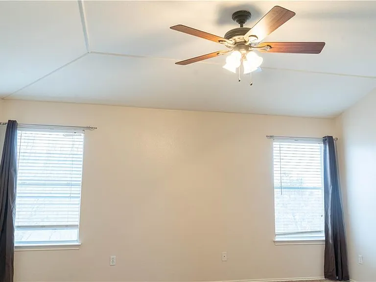 1608 Diana Dr — Photo 19