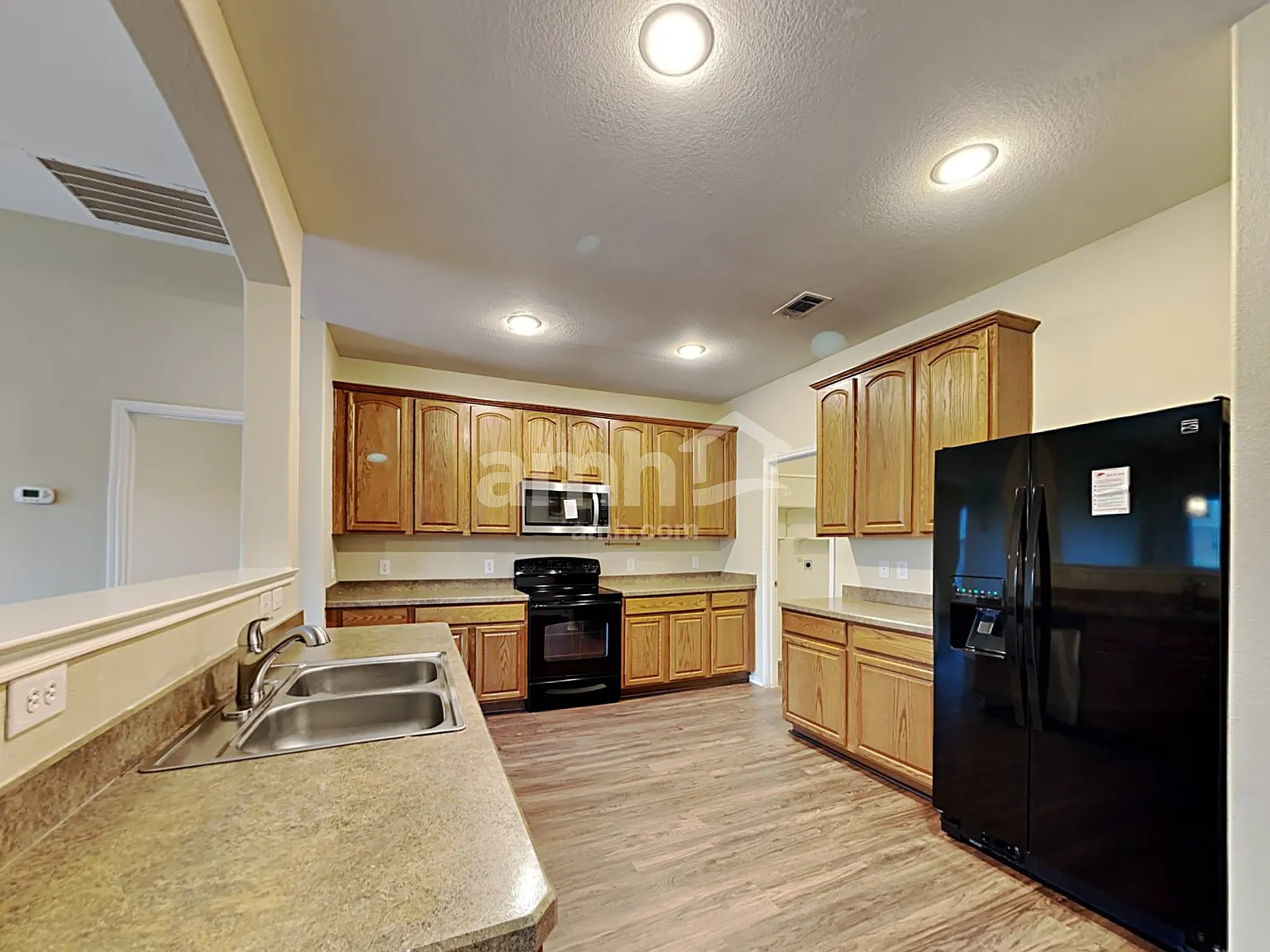 5 bed, 3.5 bath, 2935 sqft, $2,885 — Photo 4