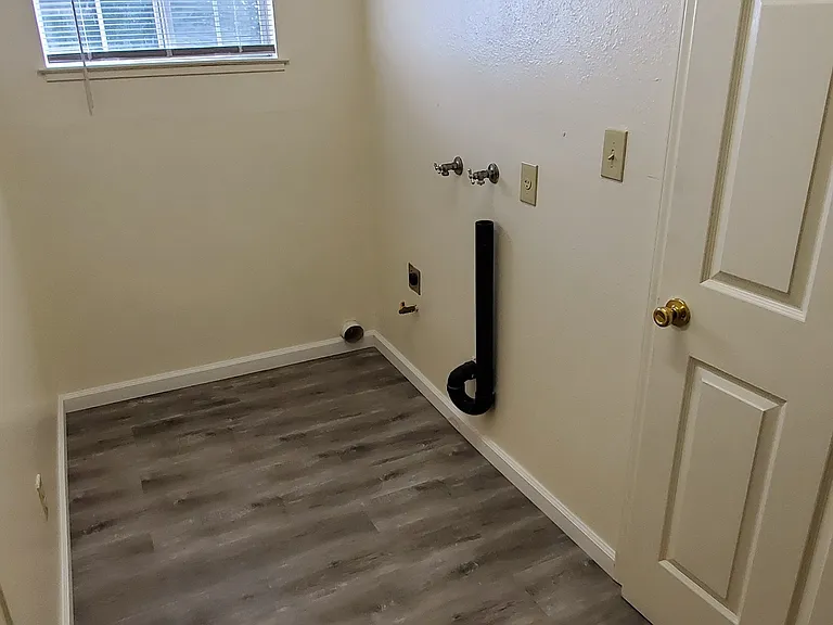 571 El Camino Ave — Photo 19