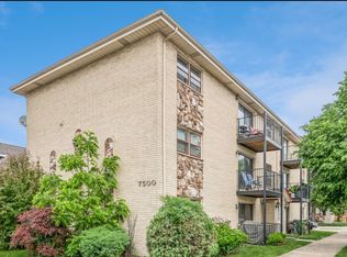 7500 W Addison St #S1, Chicago, IL 60634