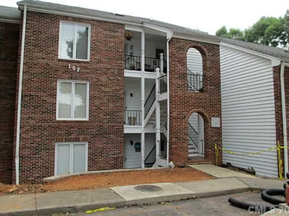 102 N Shore Dr #B-22, Cherryville, NC 28021