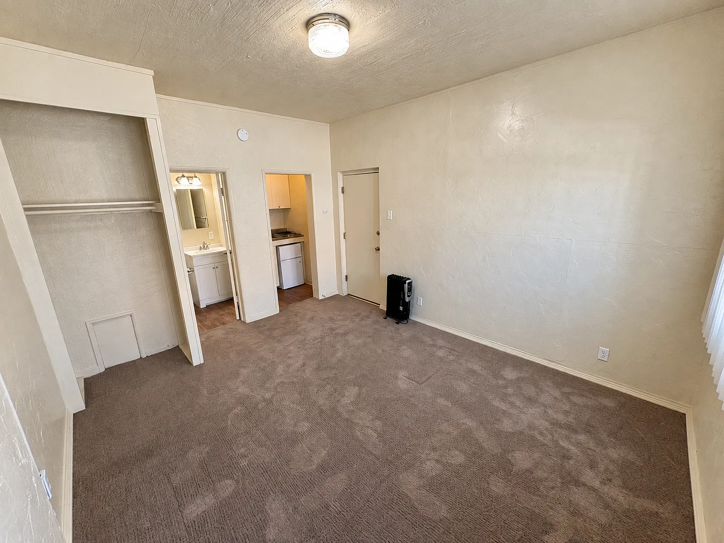 1209main — Photo 4