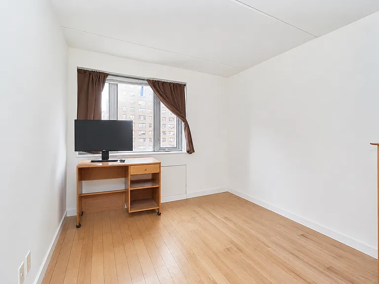 1810 3rd Ave #B6D — Photo 8
