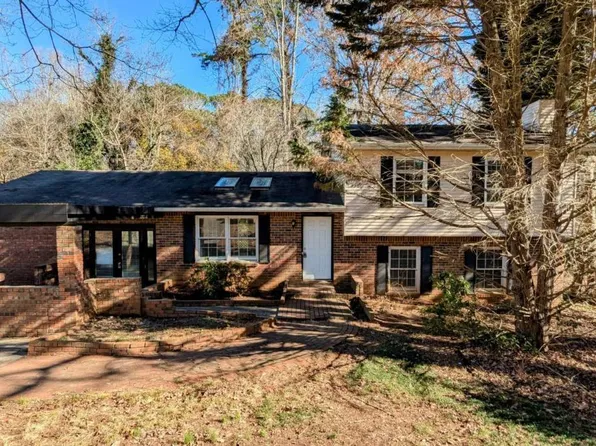 524 Barbashela Dr, Stone Mountain, GA 30088