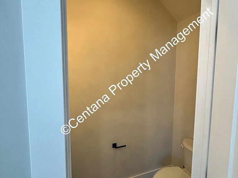 112 S. Clark St. — Photo 39