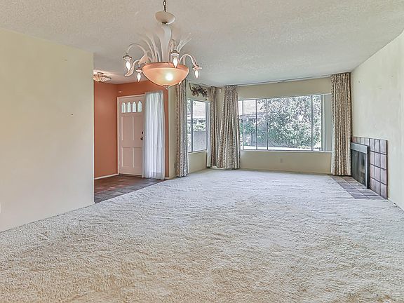 5th image of 2117 Crespi Ln