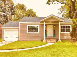 3030 Boyd Ave, Groves, TX 77619