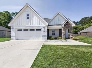 66 Quail Run Ave, Smiths Station, AL