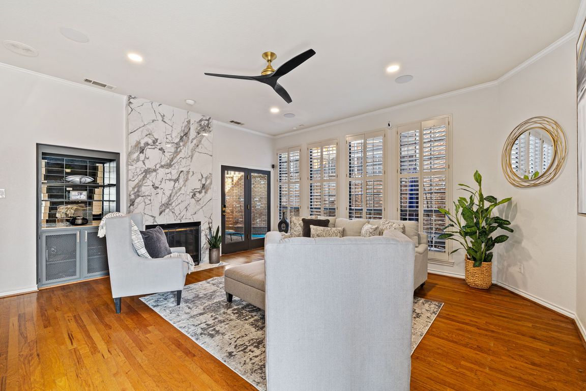 next background image