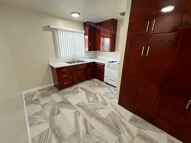 14215 Sylvan St #2 — Photo 14