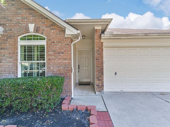 4th image of 14702 Bladenboro Dr