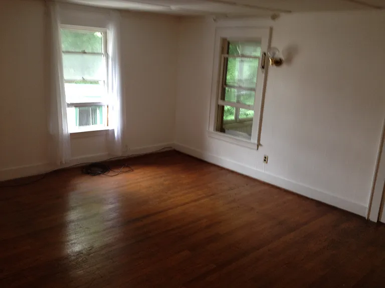 207 Linn St #2 — Photo 10