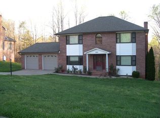 2205 Meadowood Ln, Wilkesboro, NC 28697