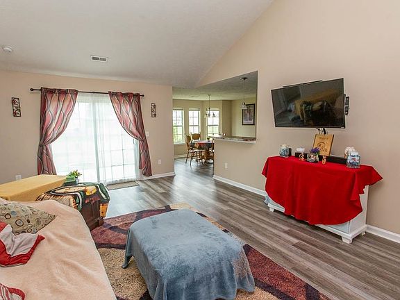 4th image of 333 Carolina Springs Ct.