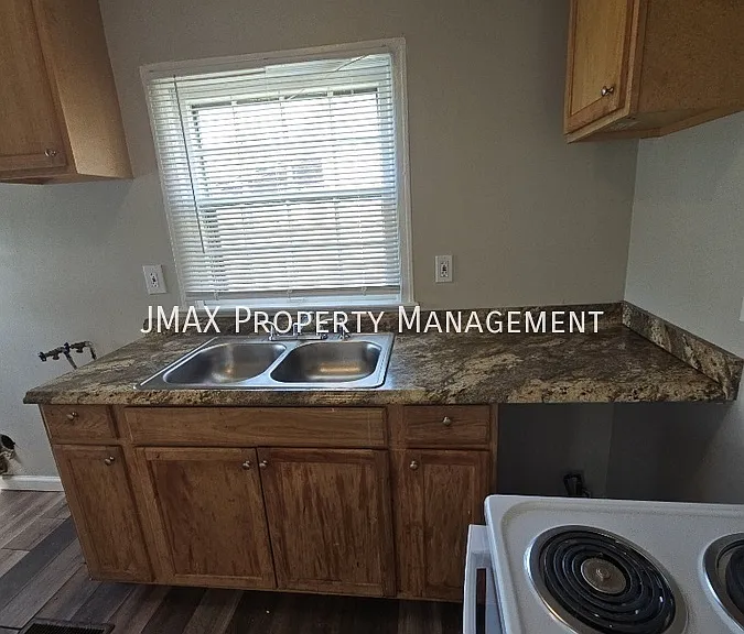 2916 Courtland Rd NW — Photo 5