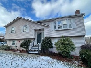 21 Lantern Ln, Methuen, MA 01844