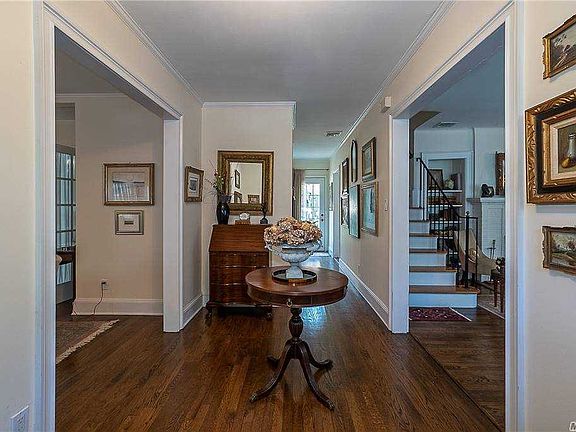 5th image of 332 Warwick Ave