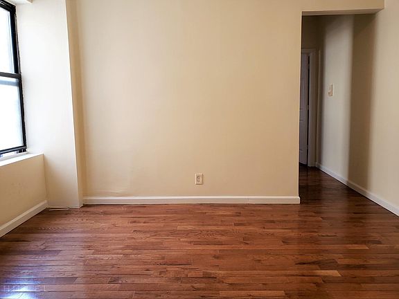 4th image of 10243 Corona Ave APT L3e