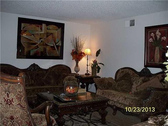 3rd image of 1349 Manzana Way