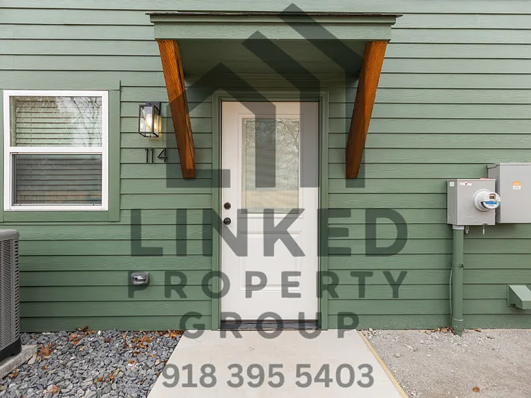 126 E Midway St — Photo 15