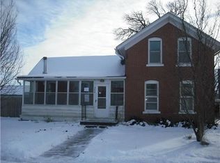 206 E Webster St, Wyoming, IA 52362