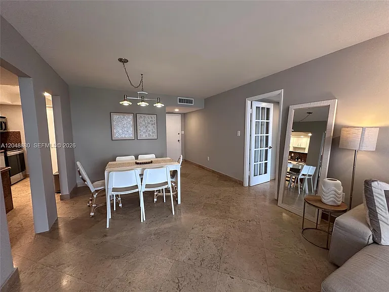 18021 Biscayne Blvd #702 — Photo 3