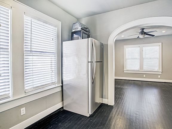 2nd image of 605 Enid St #607-1
