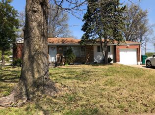 1033 Oran Dr, Saint Louis, MO 63137