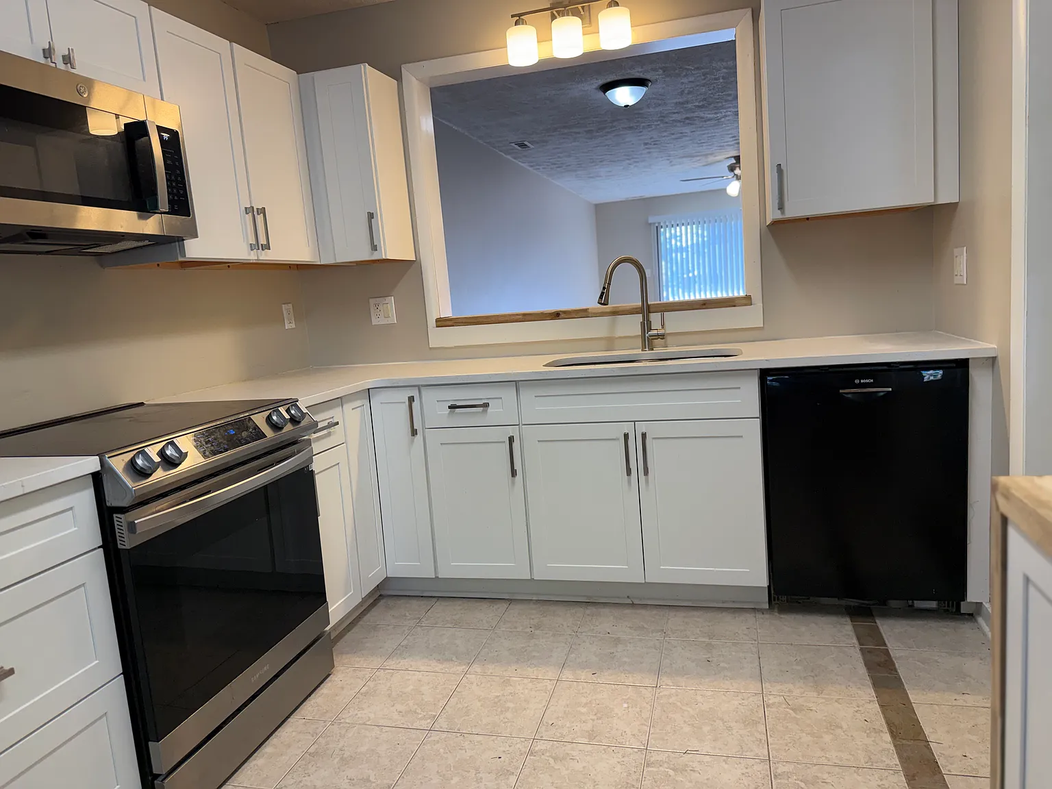 2 bed, 1300 sqft, $1,500 — Photo 2