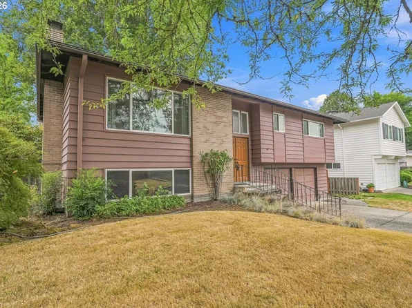 7525 SW Hillcrest Pl, Beaverton, OR 97008