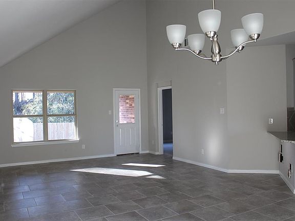 5th image of 18223 Humber River Ln
