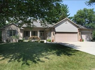 1711 Lafayette St, Valparaiso, IN 46383