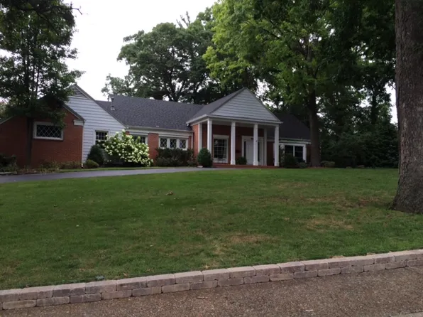 1655 Ruth Pl, Springfield, IL 62704