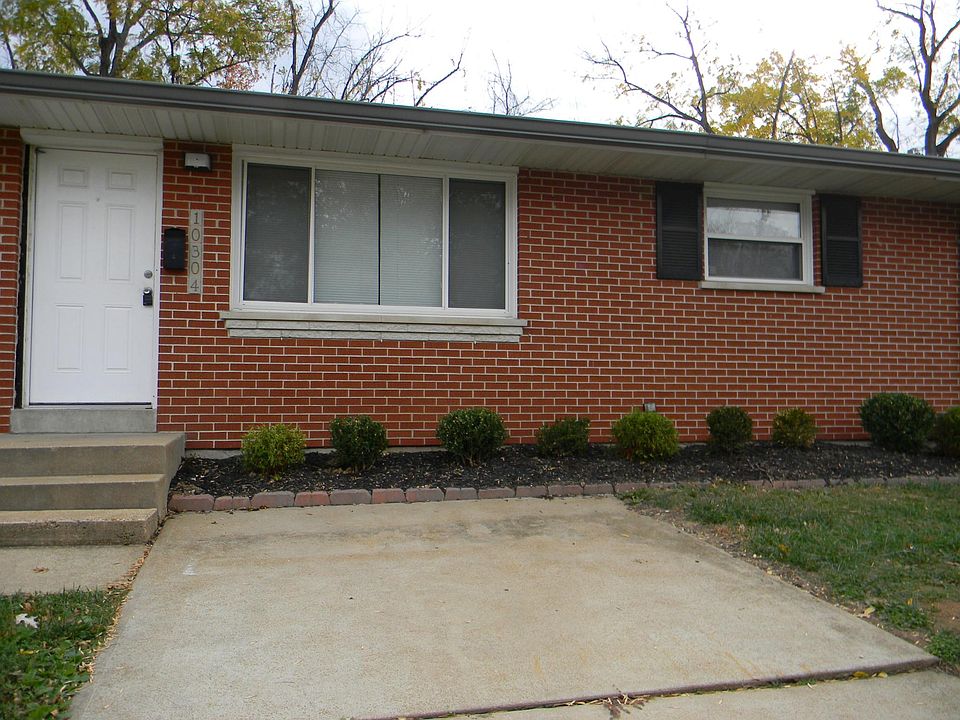 Front entrance. Driveway in front of unit.