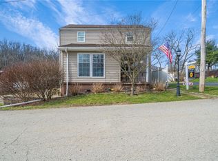 627 N 8th St, Youngwood, PA 15697