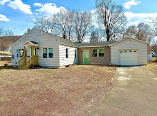 26 Mount Tom Ave, Easthampton, MA 01027