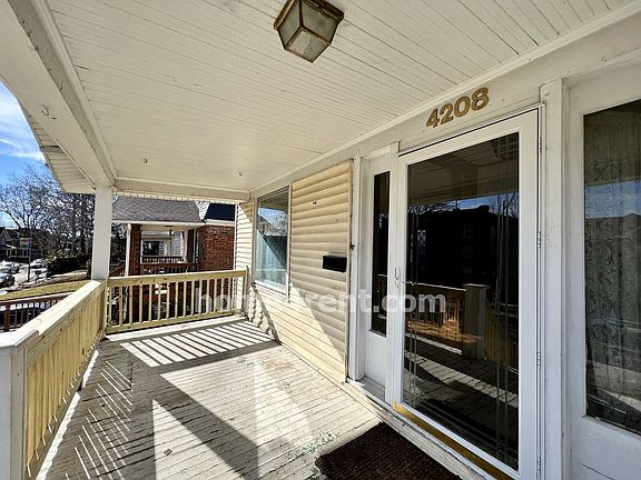 2nd image of 4208 Harrison St