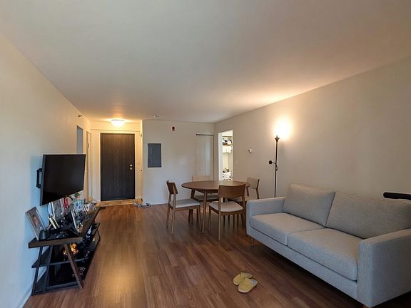 5th image of 6 Villa Verde Dr APT 111