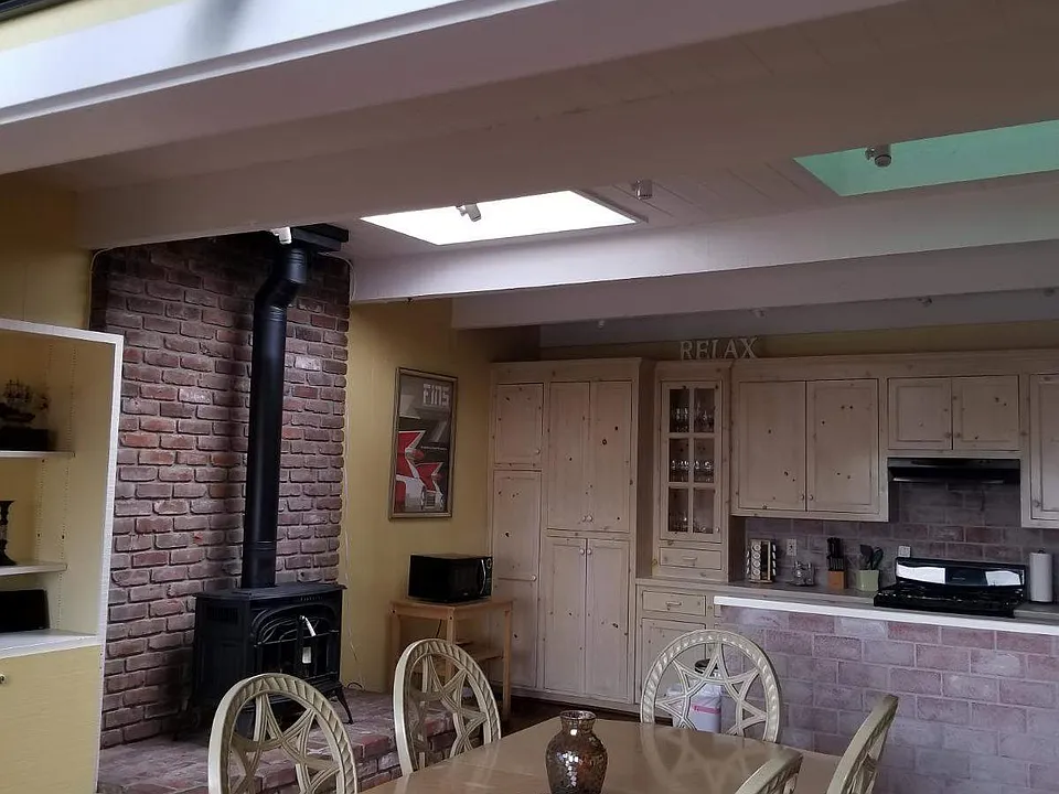 Dining table with leaf
