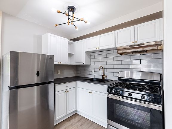 3rd image of 6110 Webbland Pl #2