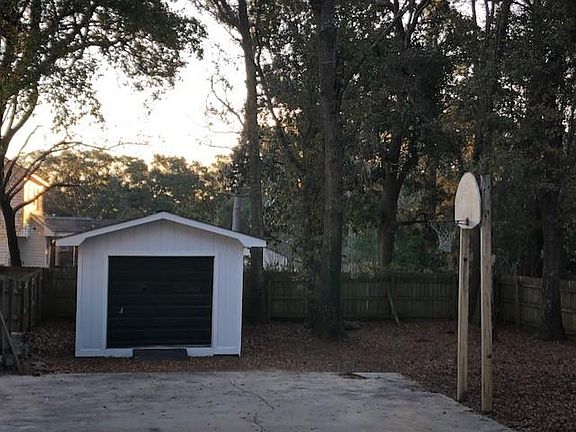 3rd image of 210 Shannon Dr