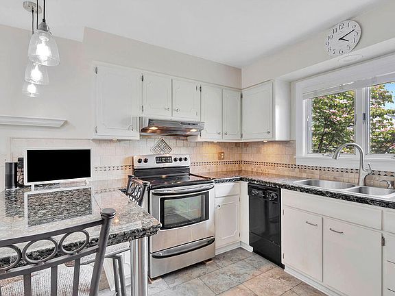 5th image of 57 Colony South Dr