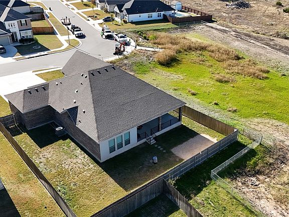 3rd image of 2025 Horatio St