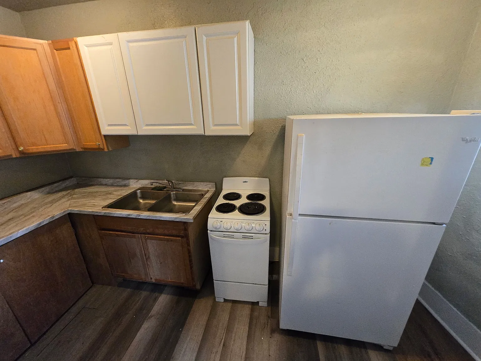 1 bed, 408 sqft, $1,050 — Photo 4