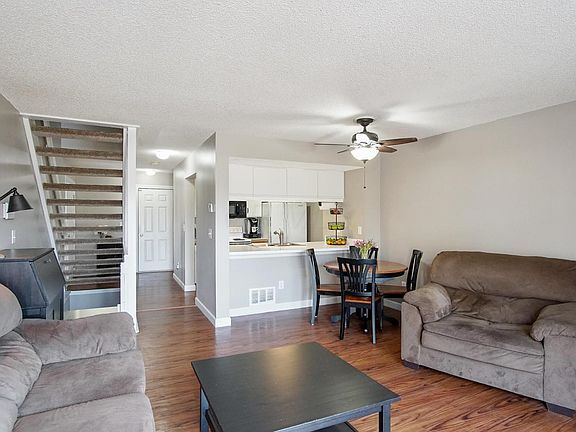 4th image of 2029 Burbridge Ln