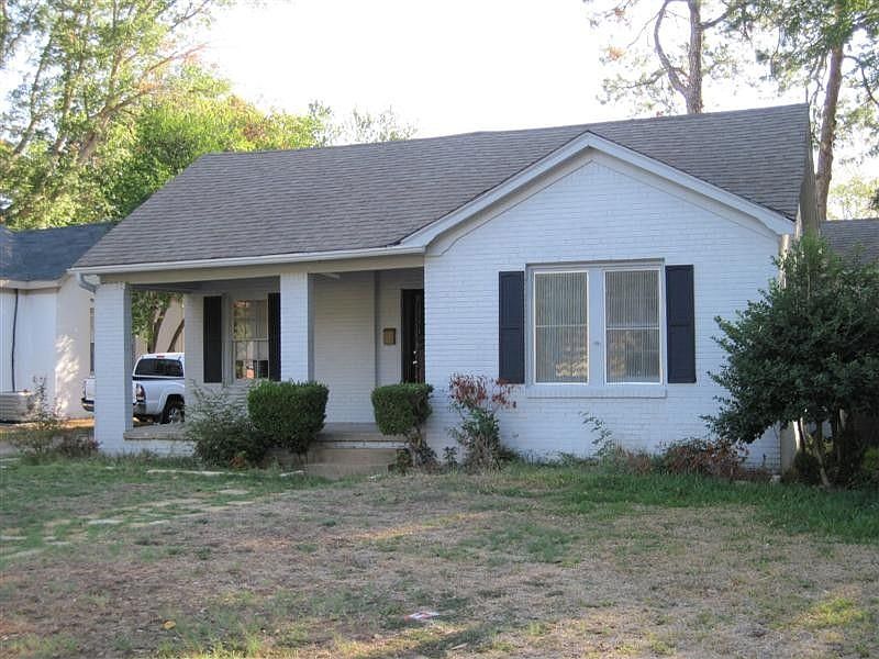 1st image of 2002 Belmont Dr
