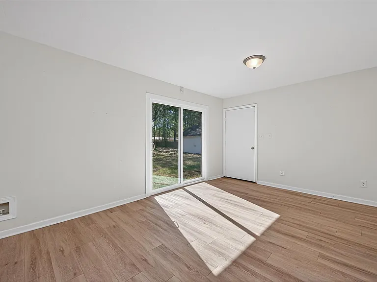 170 Walter Dr — Photo 22