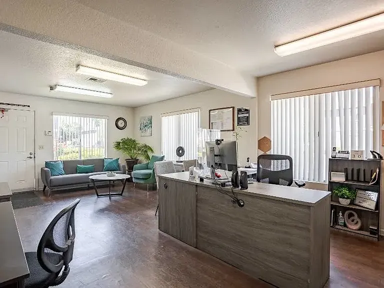 Riverbank Apartments — Photo 14