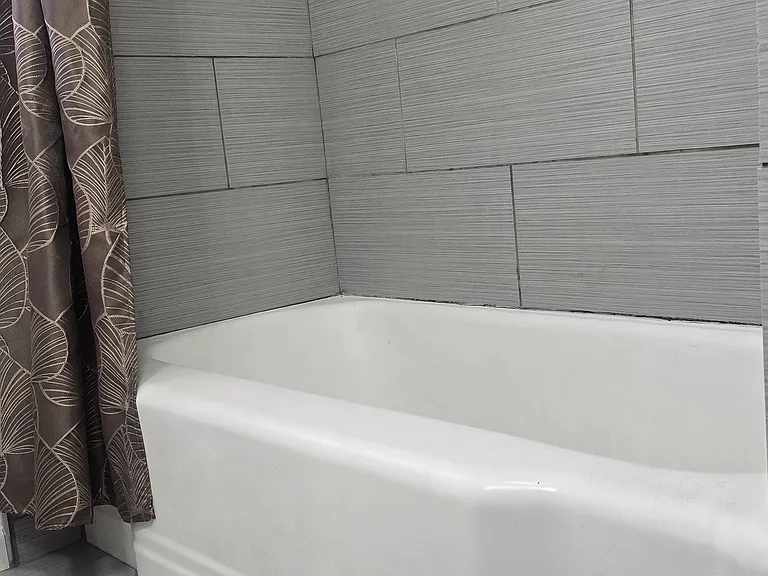 1409 Thompson Dr — Photo 9